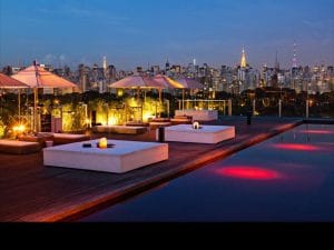 By day the Unique’s rooftop activity revolves around the pool. By night the Skye Bar lounge is packed with young Paulistanos enjoying mad views of São Paulo.